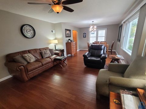 Tiny photo for 934 Roosevelt Ave, Sheldon, IA 51201 (MLS # 830815)