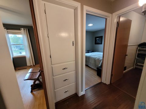 Tiny photo for 934 Roosevelt Ave, Sheldon, IA 51201 (MLS # 830815)