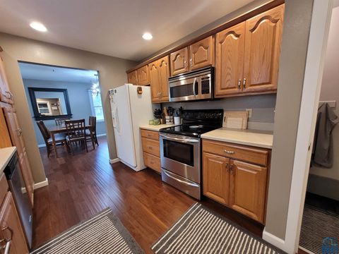 Tiny photo for 934 Roosevelt Ave, Sheldon, IA 51201 (MLS # 830815)