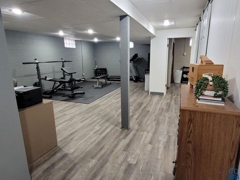 Tiny photo for 934 Roosevelt Ave, Sheldon, IA 51201 (MLS # 830815)