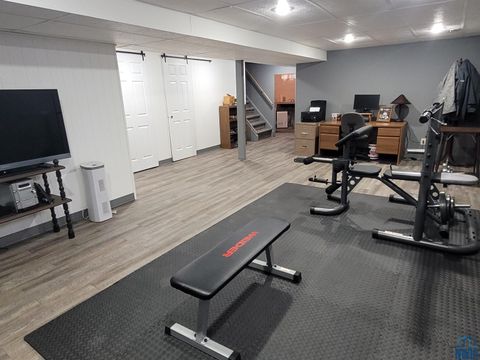 Tiny photo for 934 Roosevelt Ave, Sheldon, IA 51201 (MLS # 830815)