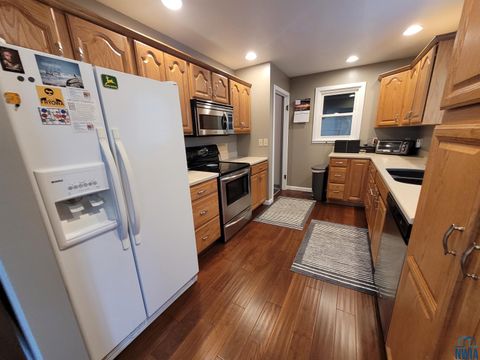 Tiny photo for 934 Roosevelt Ave, Sheldon, IA 51201 (MLS # 830815)
