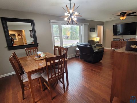 Tiny photo for 934 Roosevelt Ave, Sheldon, IA 51201 (MLS # 830815)