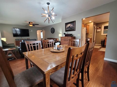 Tiny photo for 934 Roosevelt Ave, Sheldon, IA 51201 (MLS # 830815)