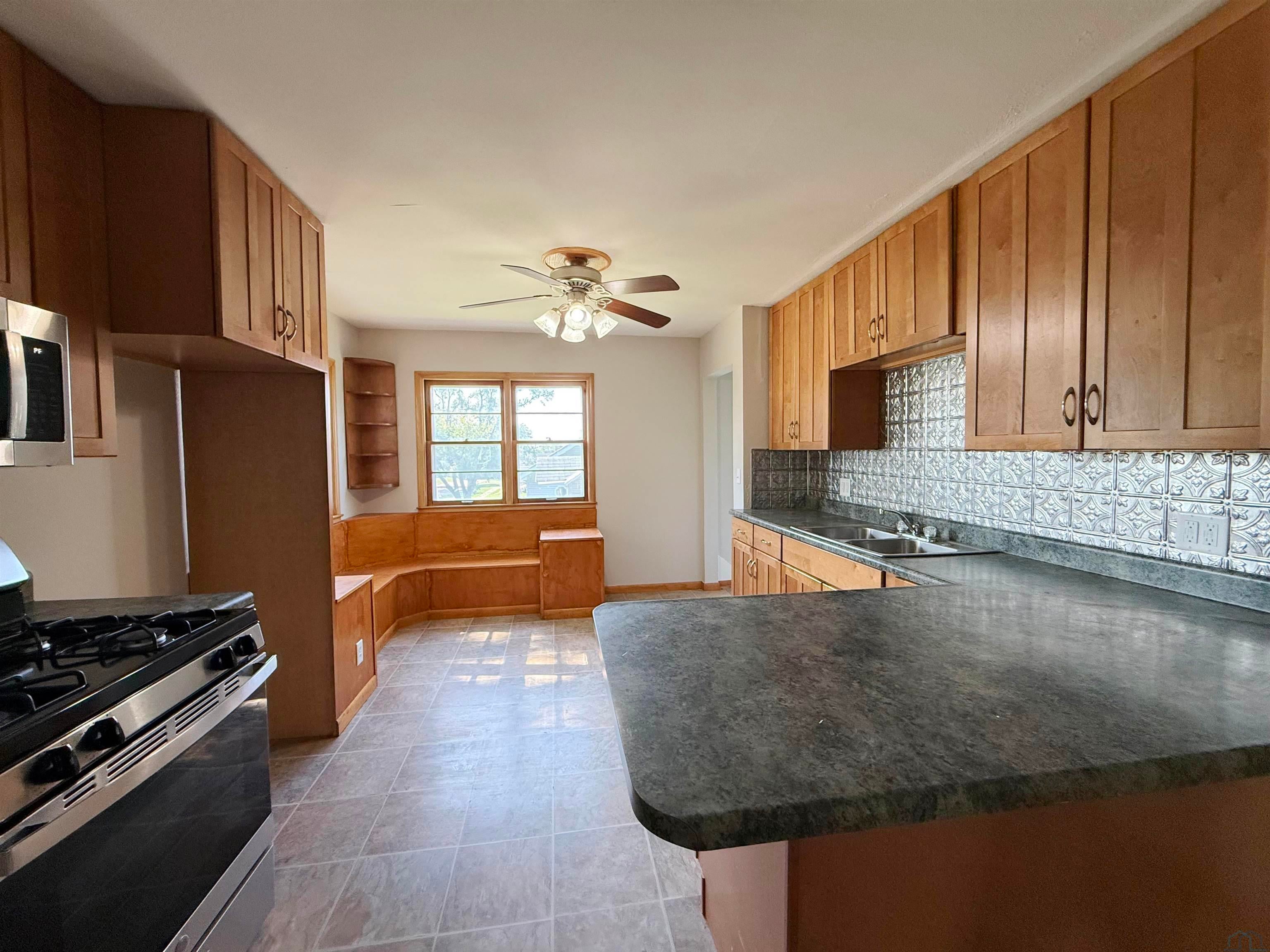 333 S 9TH ST - Photo 2