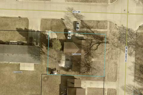 Tiny photo for 522 Delaware Ave NW Ave, Orange City, IA 51041 (MLS # 832490)