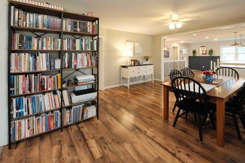 Tiny photo for 522 Delaware Ave NW Ave, Orange City, IA 51041 (MLS # 832490)