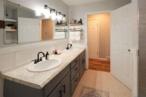 Tiny photo for 522 Delaware Ave NW Ave, Orange City, IA 51041 (MLS # 832490)