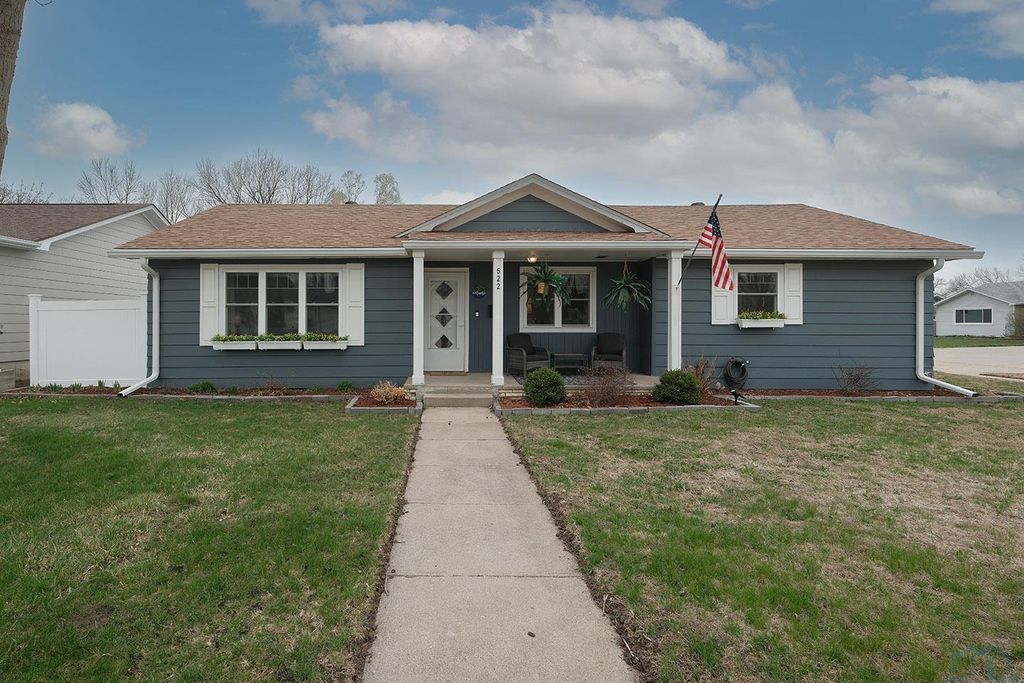 Photo of 522 Delaware Ave NW Ave, Orange City, IA 51041 (MLS # 832490)