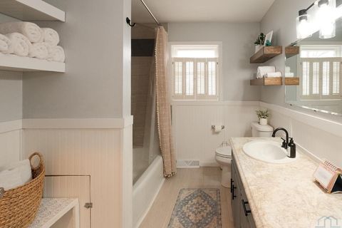 Tiny photo for 522 Delaware Ave NW Ave, Orange City, IA 51041 (MLS # 832490)