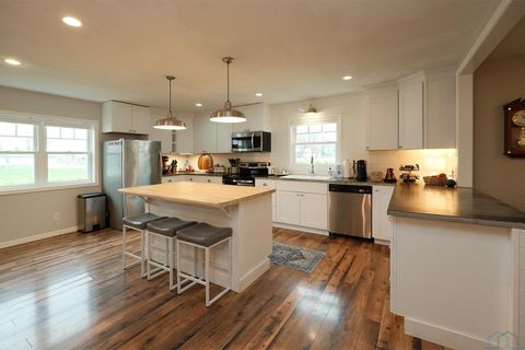 Tiny photo for 522 Delaware Ave NW Ave, Orange City, IA 51041 (MLS # 832490)