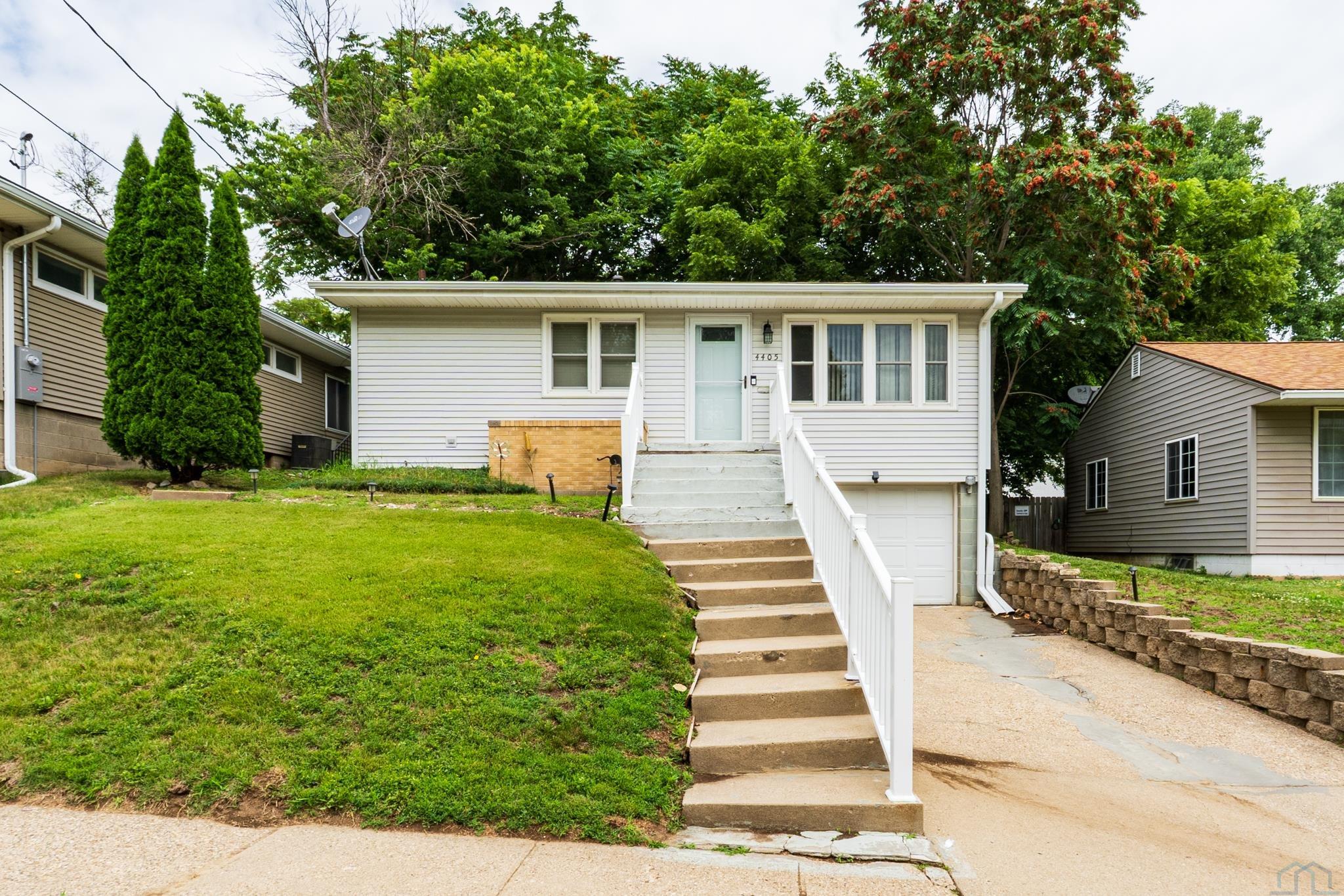 Photo 1 of 16 — 4405 5th, Sioux City, IA 51106
