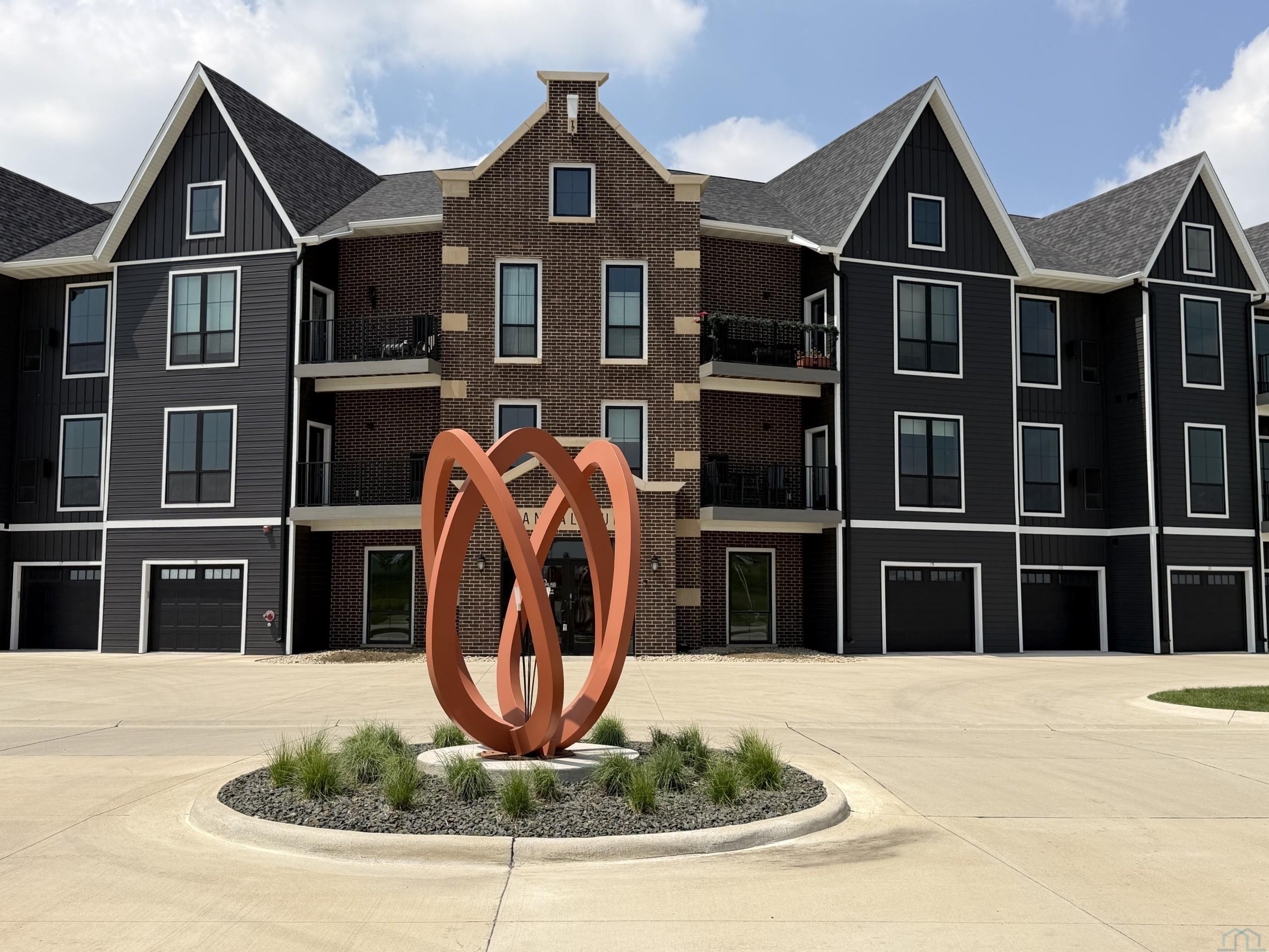 Photo 1 of 16 — 1311 Canal Court SE 1 One Bedroom, Orange City, IA 51041