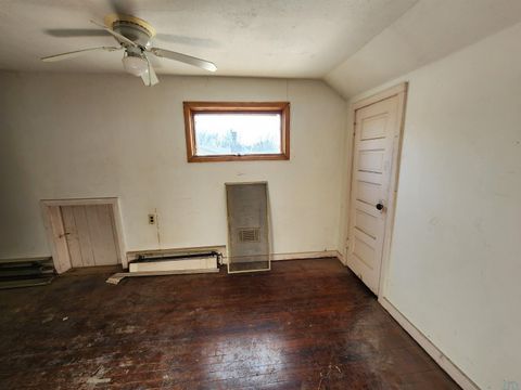 Tiny photo for 610 Park Row, Sheldon, IA 51201 (MLS # 831796)