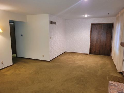 Tiny photo for 620 6th Ave, Sheldon, IA 51201 (MLS # 832089)