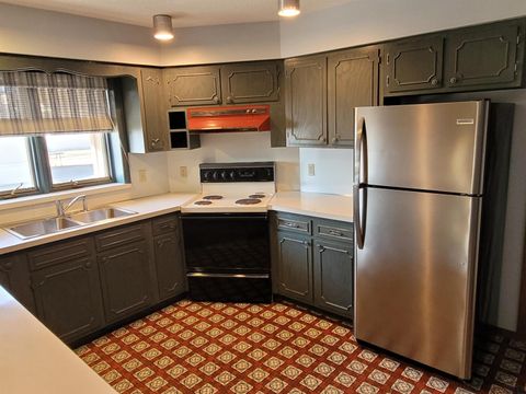 Tiny photo for 620 6th Ave, Sheldon, IA 51201 (MLS # 832089)