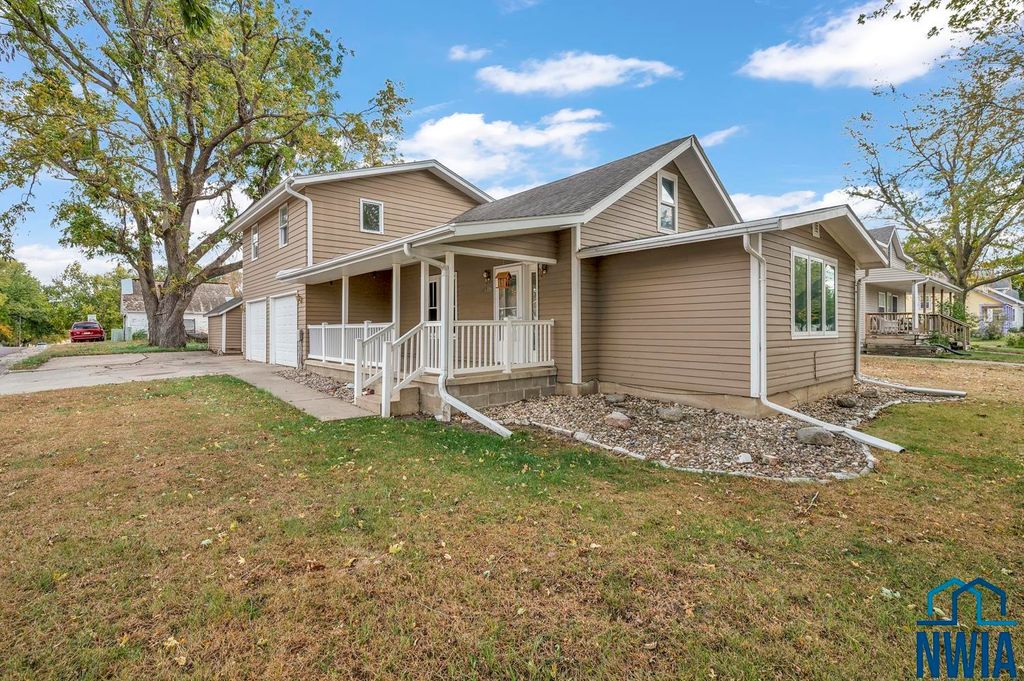 Photo of 607 Albany Avenue NE Ave, Orange City, IA 51041 (MLS # 830747)