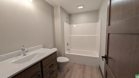 Tiny photo for 1647 7th Ave SE, Sioux Center, IA 51250 (MLS # 828982)