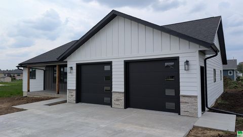 Tiny photo for 1647 7th Ave SE, Sioux Center, IA 51250 (MLS # 828982)