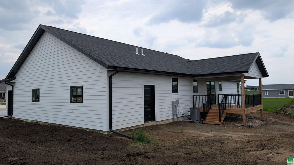 Photo of 1647 7th Ave SE, Sioux Center, IA 51250 (MLS # 828982)