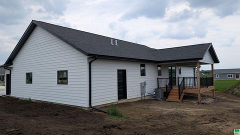 Tiny photo for 1647 7th Ave SE, Sioux Center, IA 51250 (MLS # 828982)