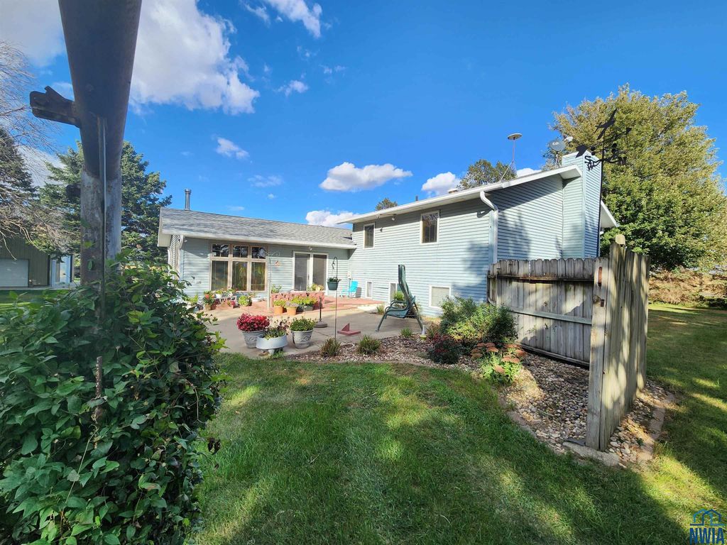 Photo of 3273 Hickory Ave, Hull, IA 51239 (MLS # 830632)