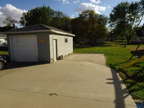 Tiny photo for 716 4th Street, Sheldon, IA 51201 (MLS # 830578)