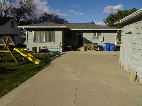Tiny photo for 716 4th Street, Sheldon, IA 51201 (MLS # 830578)