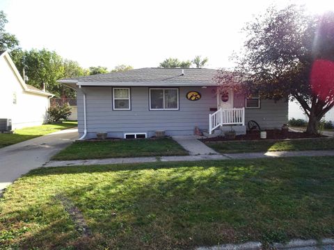 Tiny photo for 716 4th Street, Sheldon, IA 51201 (MLS # 830578)