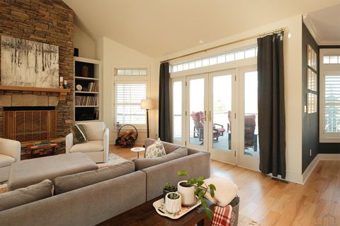 Tiny photo for 402 Martin Drive NE Dr, Orange City, IA 51041 (MLS # 832384)