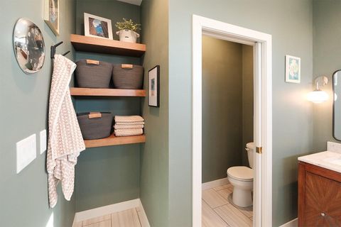 Tiny photo for 402 Martin Drive NE Dr, Orange City, IA 51041 (MLS # 832384)