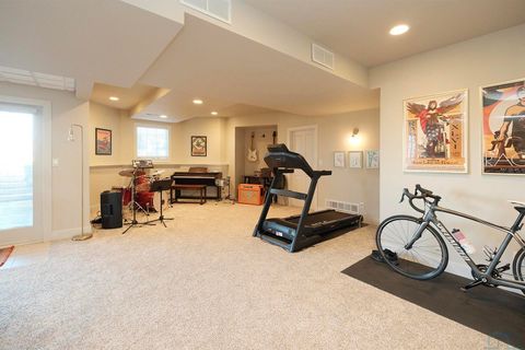 Tiny photo for 402 Martin Drive NE Dr, Orange City, IA 51041 (MLS # 832384)