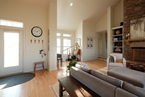 Tiny photo for 402 Martin Drive NE Dr, Orange City, IA 51041 (MLS # 832384)