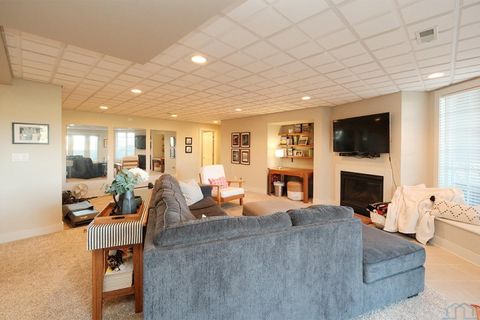 Tiny photo for 402 Martin Drive NE Dr, Orange City, IA 51041 (MLS # 832384)