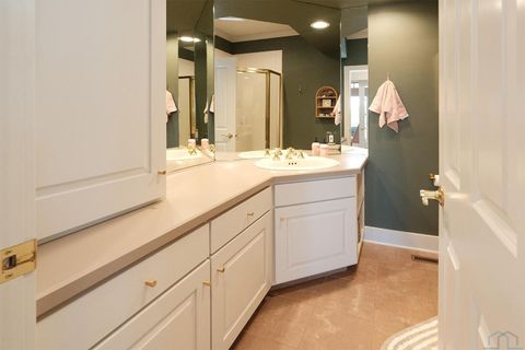 Tiny photo for 402 Martin Drive NE Dr, Orange City, IA 51041 (MLS # 832384)