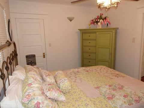 Tiny photo for 1024 7th Street, Sheldon, IA 51201 (MLS # 832100)