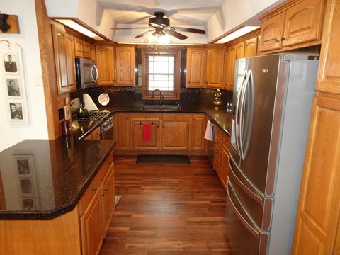 Tiny photo for 1024 7th Street, Sheldon, IA 51201 (MLS # 832100)