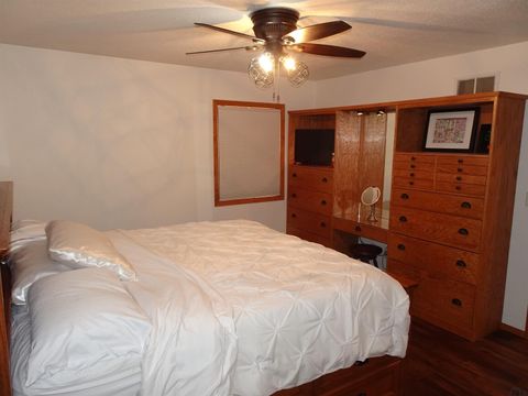 Tiny photo for 1024 7th Street, Sheldon, IA 51201 (MLS # 832100)