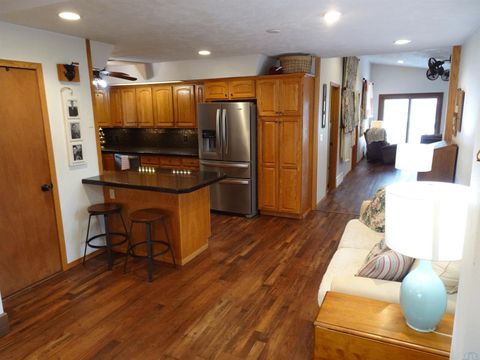 Tiny photo for 1024 7th Street, Sheldon, IA 51201 (MLS # 832100)