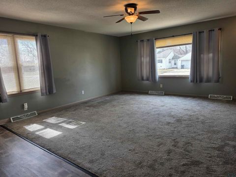 Tiny photo for 515 8th Ave, Sheldon, IA 51201 (MLS # 832297)