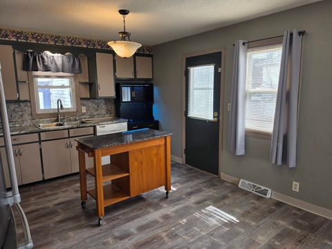 Tiny photo for 515 8th Ave, Sheldon, IA 51201 (MLS # 832297)