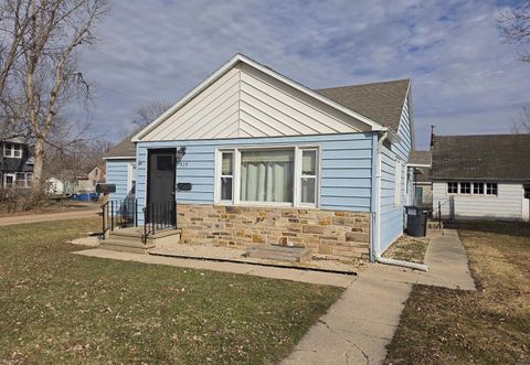 Tiny photo for 515 8th Ave, Sheldon, IA 51201 (MLS # 832297)