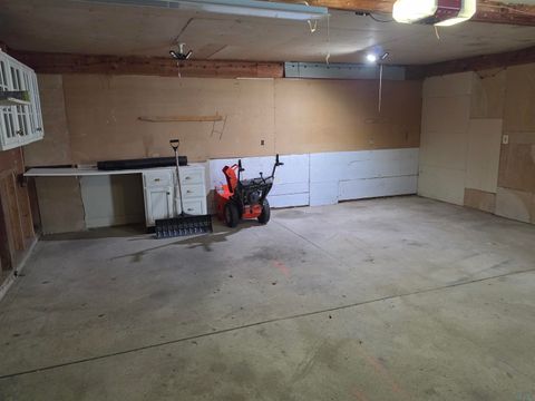 Tiny photo for 515 8th Ave, Sheldon, IA 51201 (MLS # 832297)