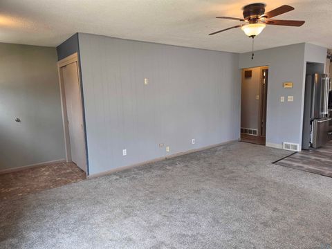 Tiny photo for 515 8th Ave, Sheldon, IA 51201 (MLS # 832297)