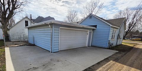 Tiny photo for 515 8th Ave, Sheldon, IA 51201 (MLS # 832297)