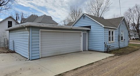 Tiny photo for 515 8th Ave, Sheldon, IA 51201 (MLS # 832297)