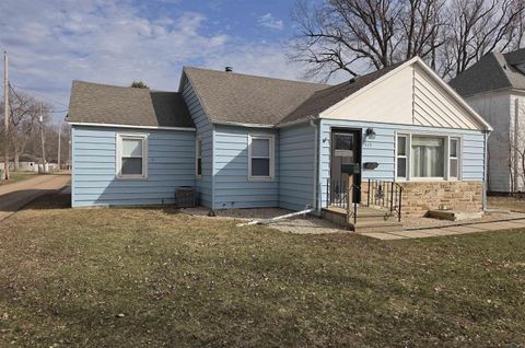 Tiny photo for 515 8th Ave, Sheldon, IA 51201 (MLS # 832297)