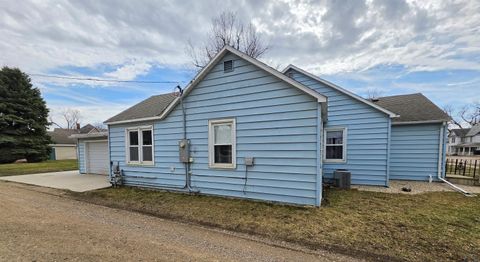 Tiny photo for 515 8th Ave, Sheldon, IA 51201 (MLS # 832297)