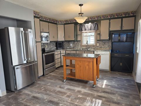 Tiny photo for 515 8th Ave, Sheldon, IA 51201 (MLS # 832297)