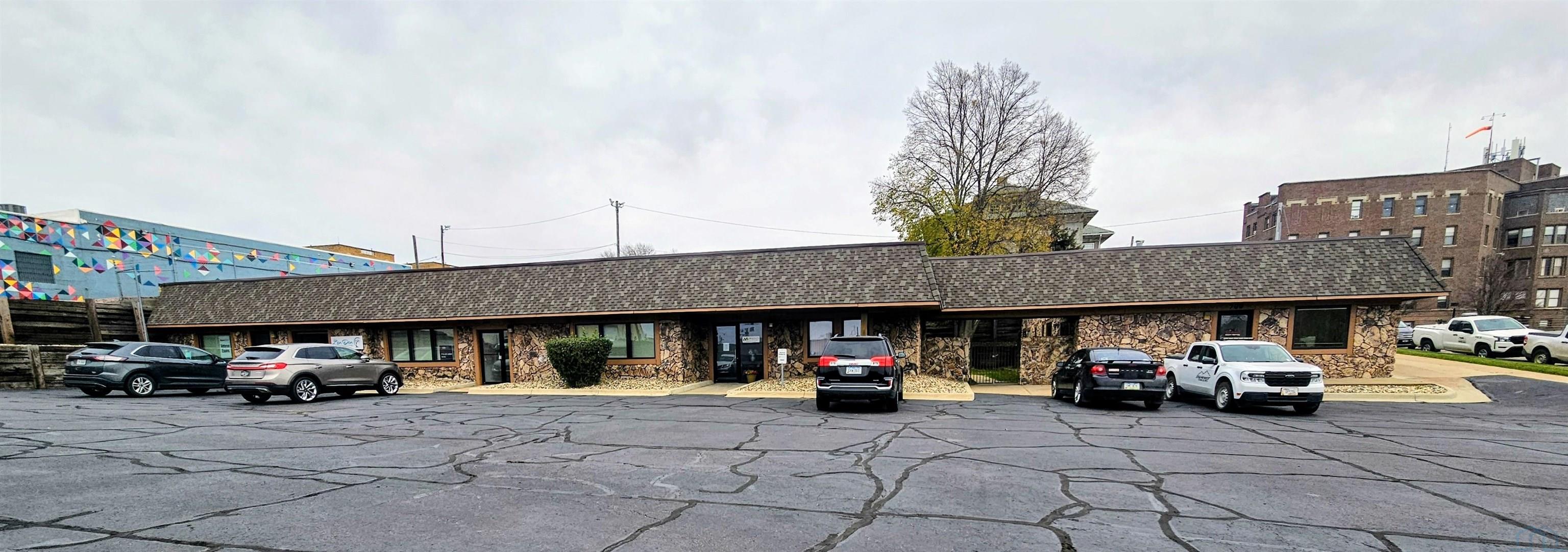 Photo 1 of 11 — 704 Jackson St., Sioux City, IA 51105